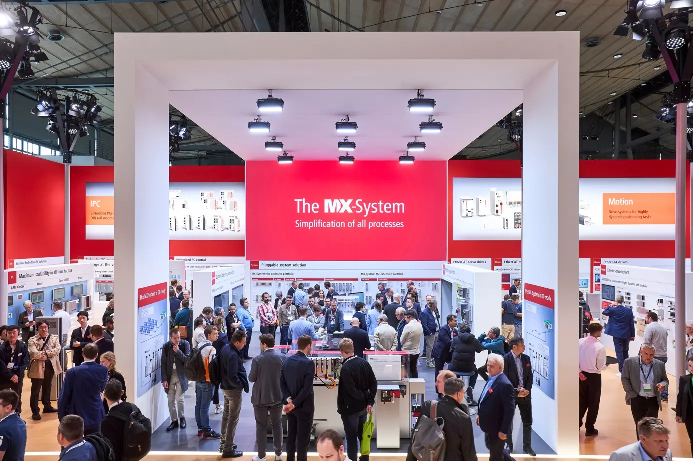 A képen ruházat, ember, személy, emberek látható
Előfordulhat, hogy a mesterséges intelligencia által létrehozott tartalom helytelen.