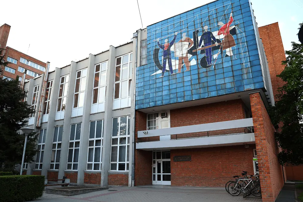 MK &eacute;p&uuml;let