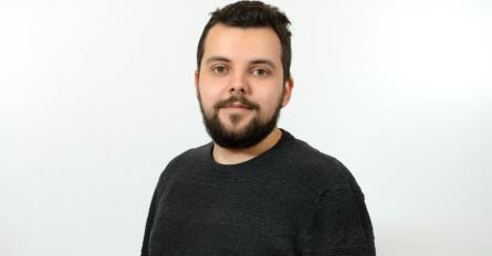MR